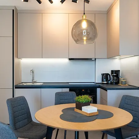 Cosmopolitan By Belmont Realty Apartman Zára