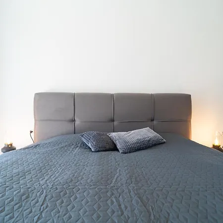 Apartman Cosmopolitan By Belmont Realty *