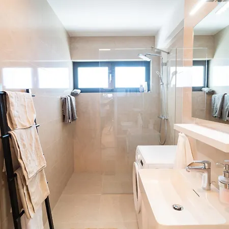 Apartman Cosmopolitan By Belmont Realty